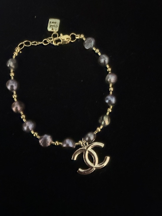 Pearl Jewelry - Silver Charm Pearl Bracelet in Iridescent Gray